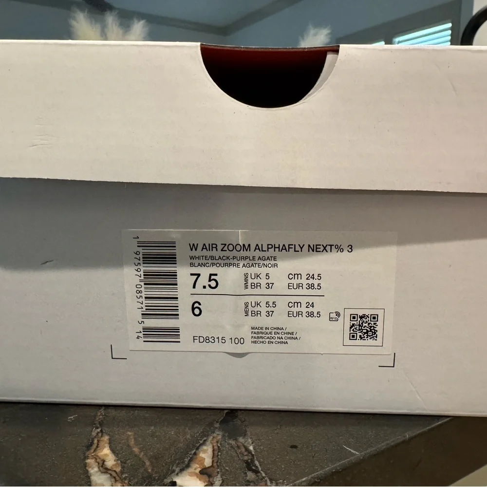 Nike White and Pink Athletic Shoes - Picture 2 of 5